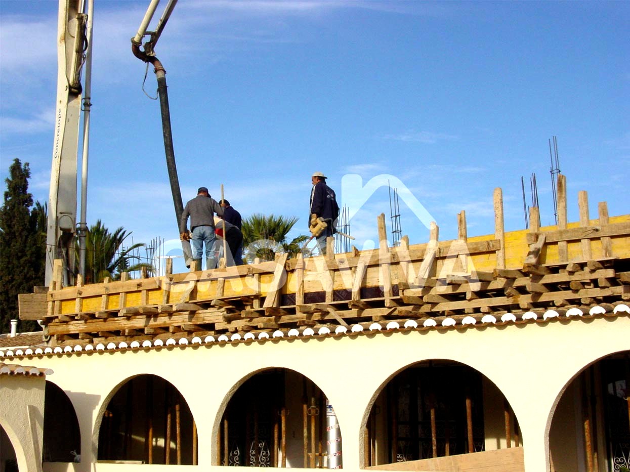 Betonagem da laje do novo piso.