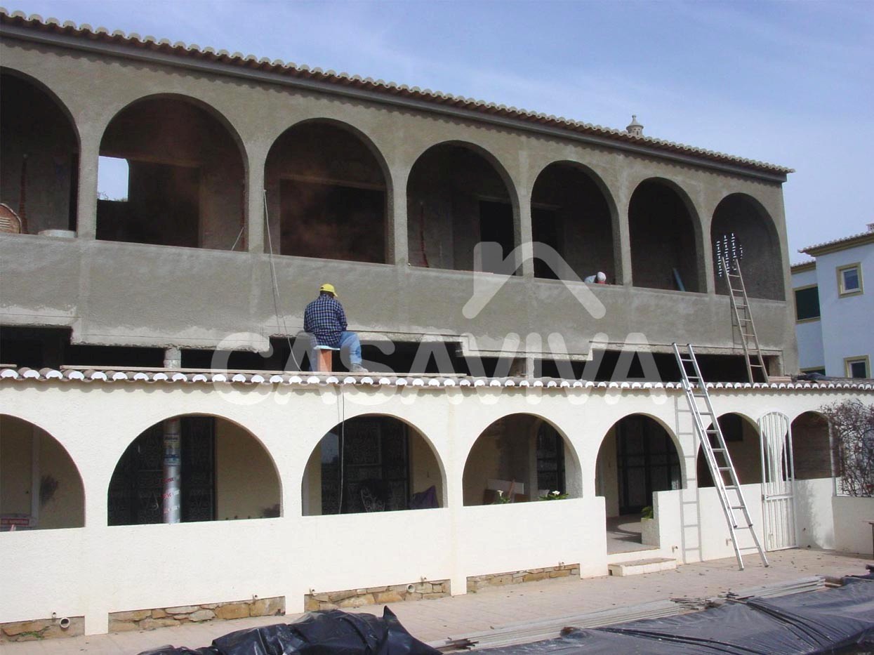 Preparao das paredes exteriores para pinturas.Reboco.